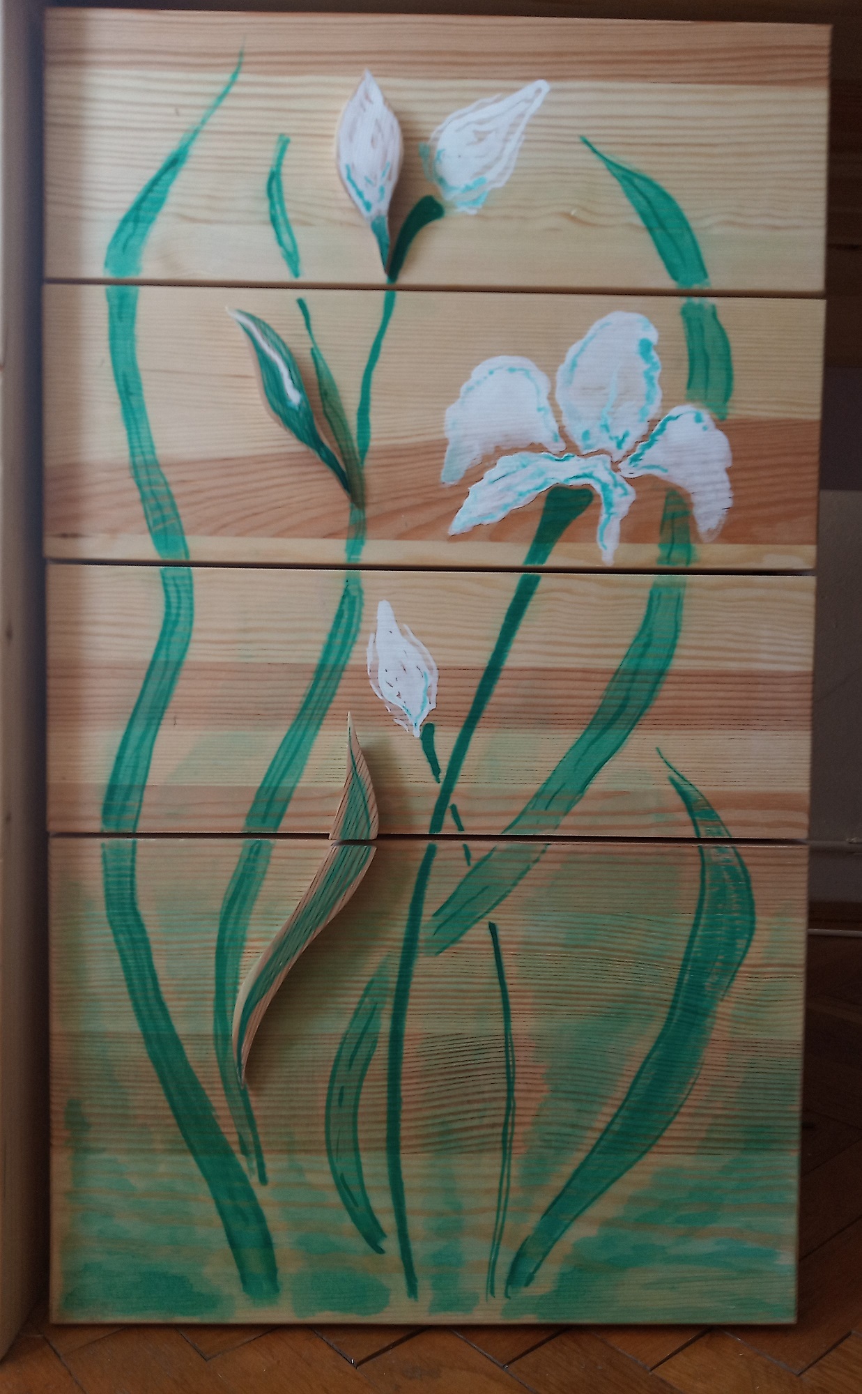 Színes gyerekbútor, fiókos szekrény Frigyes Mártától Natural fafestékkel festve